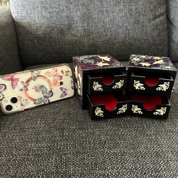 Butterfly print jewelry box - Picture 4 of 5